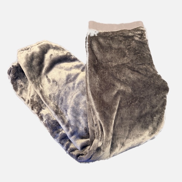 UGG fuzzy fleece joggers - Picture 3 of 3